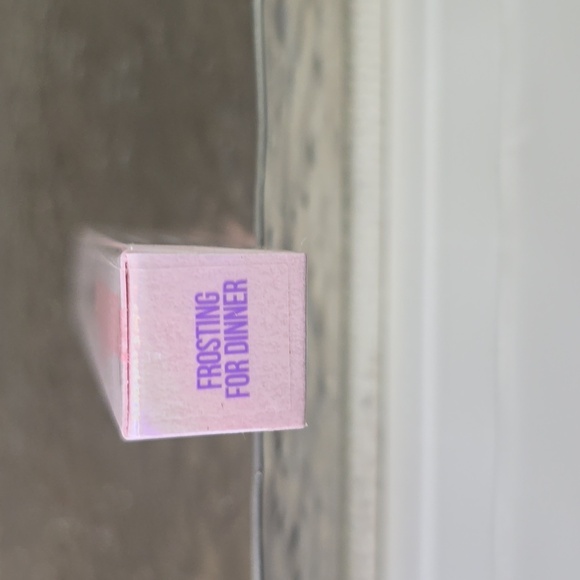 Jeffree Star Purple Lip Gloss, Frosting For Dinner, NWT - Picture 3 of 3